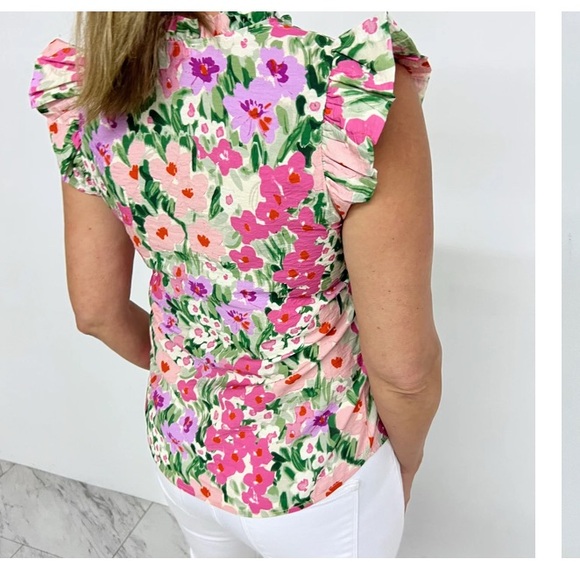NWOT Les Amis Mila Flower/ Ruffle Sleeve Top/ Size large/ - Picture 2 of 8